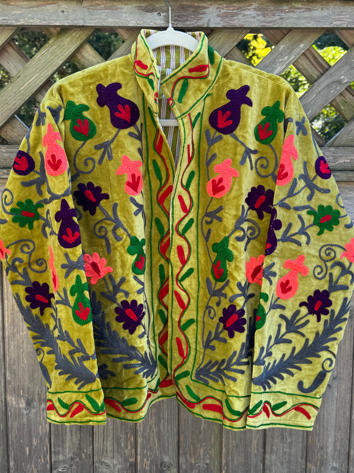 Suzani velvet jacket lime (sjv27)