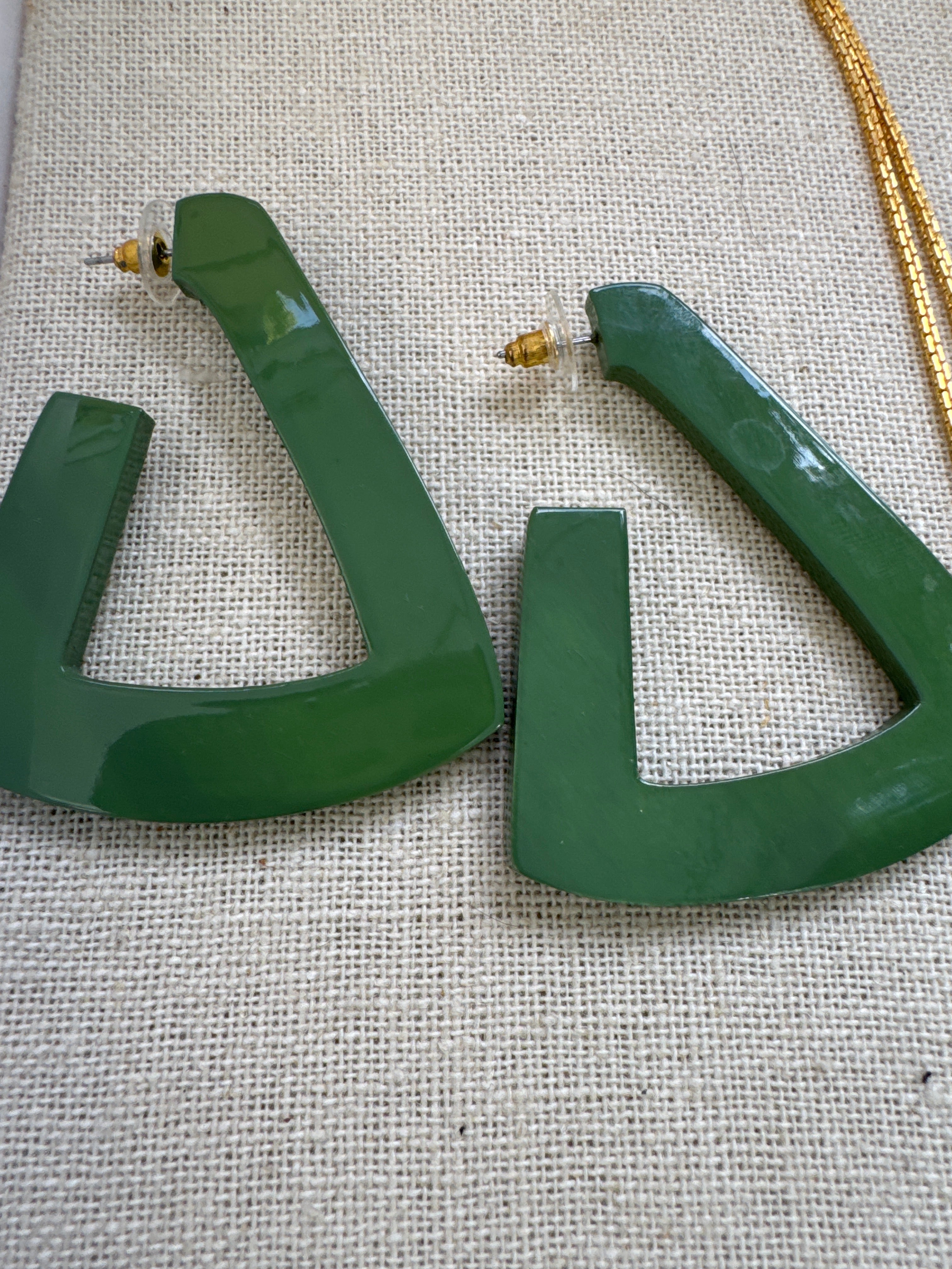 Sage triangle hoops