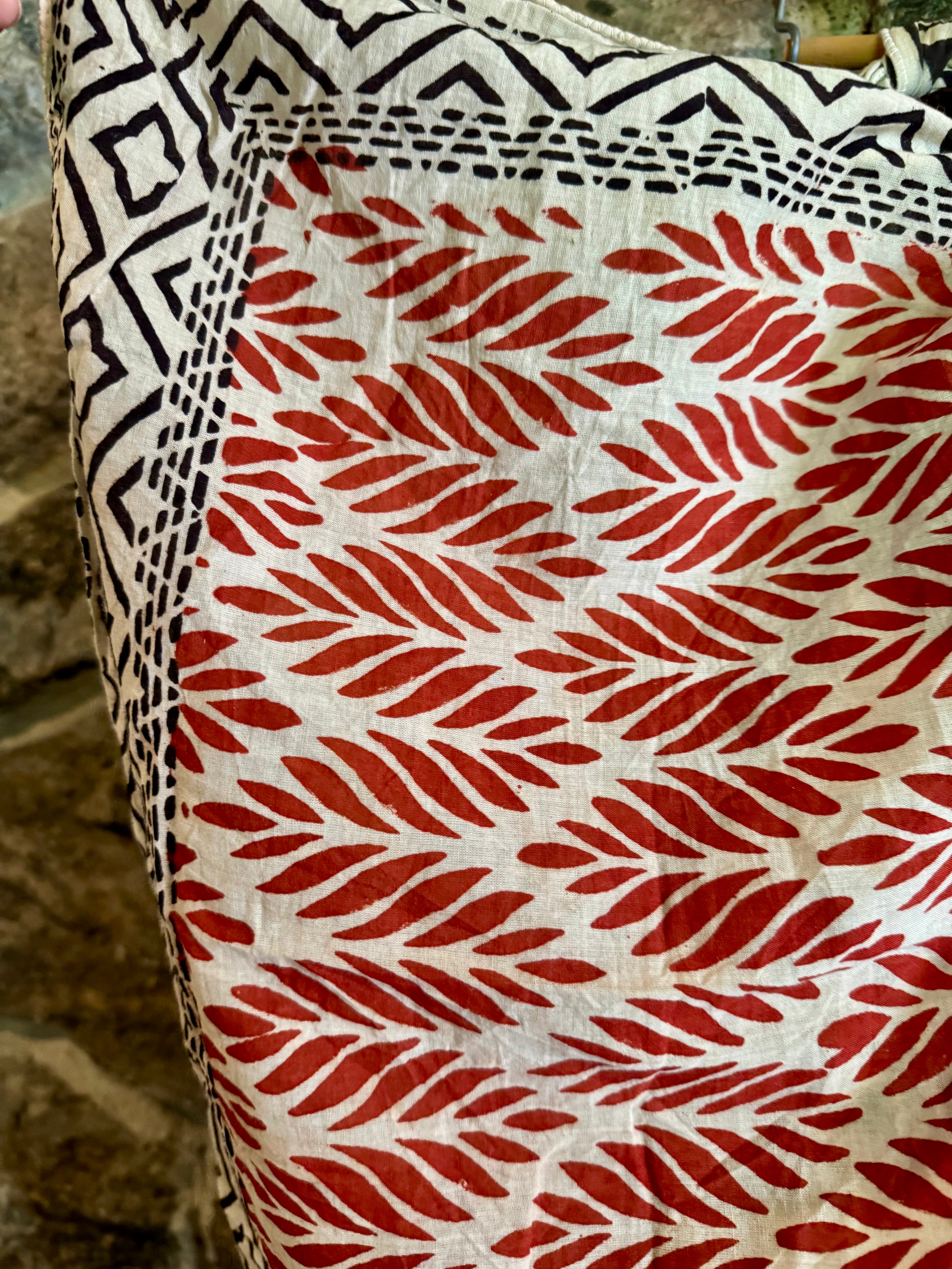 Bandana - red leaves