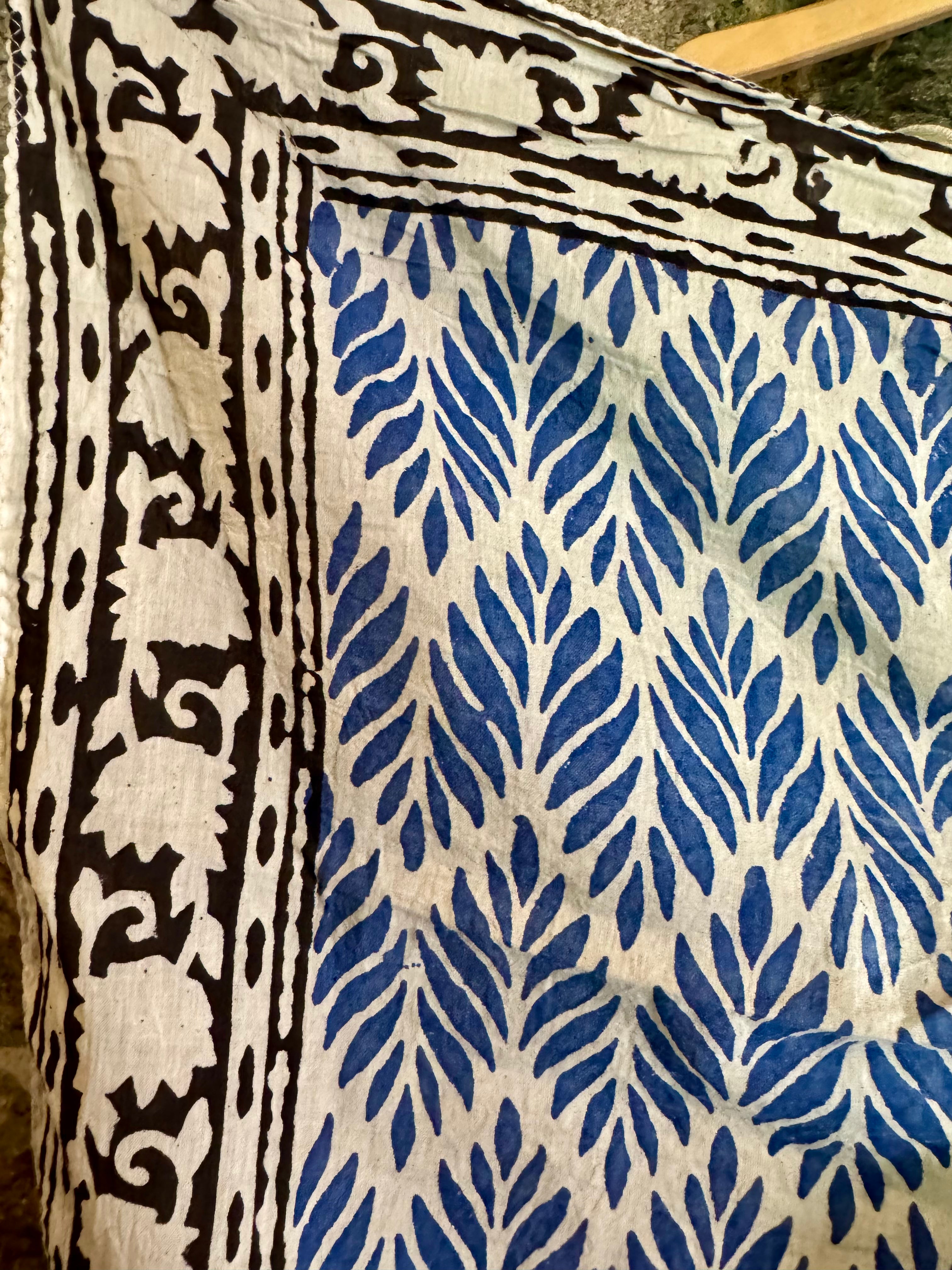 Bandana - blue leaves