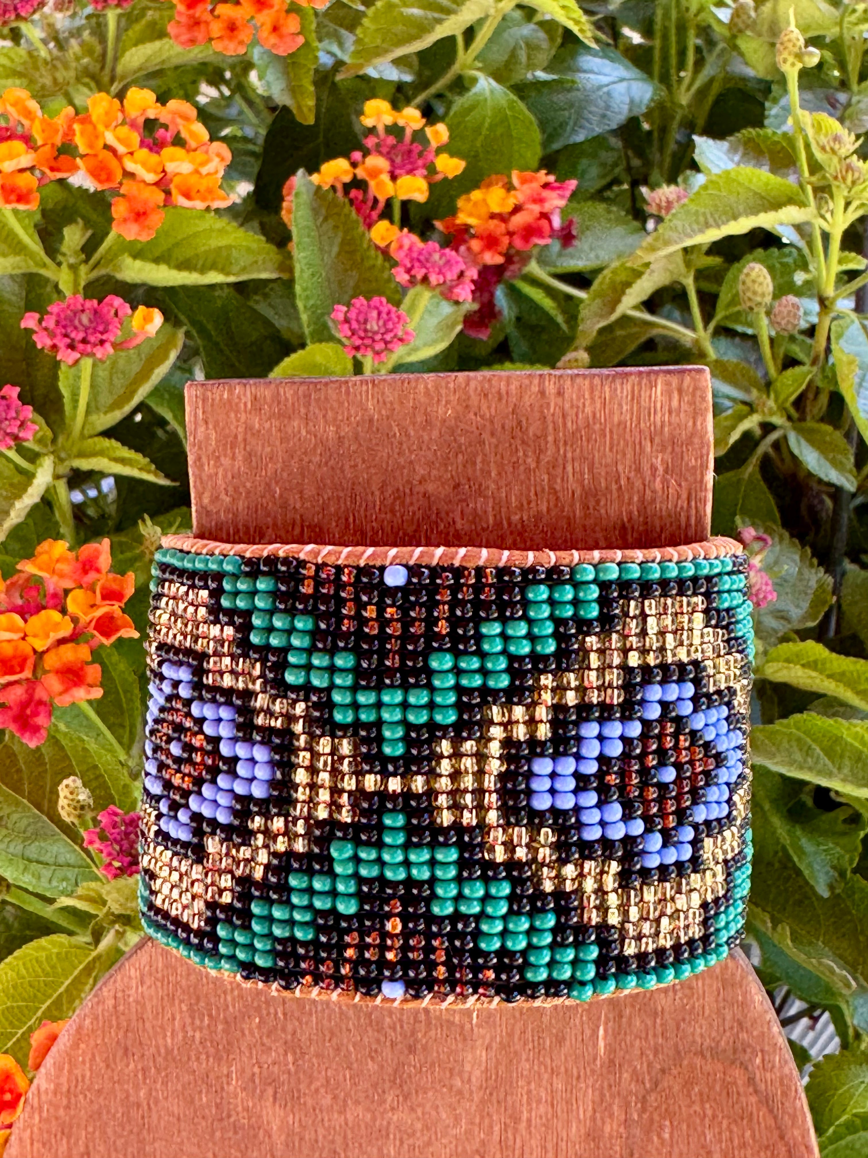SW geo2 cuff
